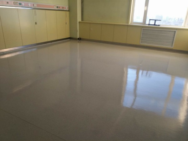 哈醫(yī)二院住院部PVC地板后