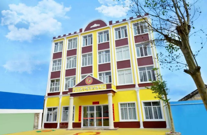 太原市金字塔幼兒園PVC地板翻新和亞麻地板翻新-航特地坪漆廠家 太原市金字塔幼兒園PVC地板翻新和亞麻地板翻新-航特地坪漆廠家