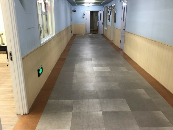 亞麻地板翻新前