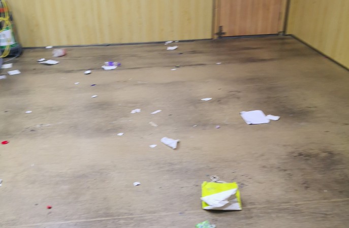 鄭州某小學(xué)教學(xué)樓|PVC地板養(yǎng)護(hù)翻新項(xiàng)目