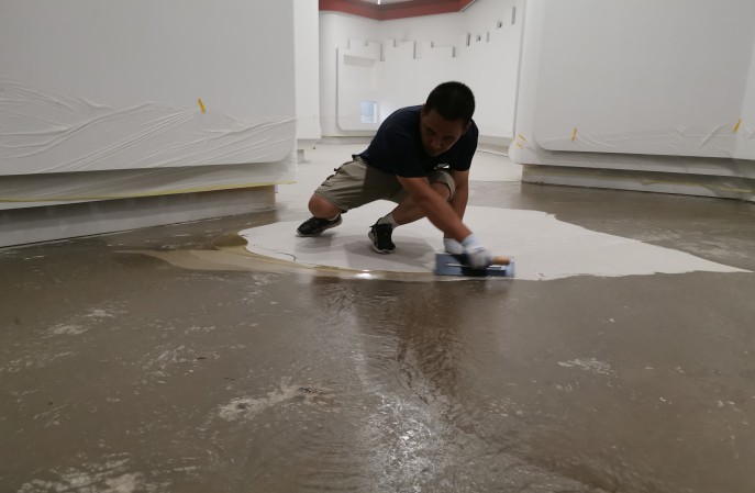 環(huán)氧磨石地坪施工注意事項(xiàng)2，對建筑基層強(qiáng)度和厚度有什么要求？