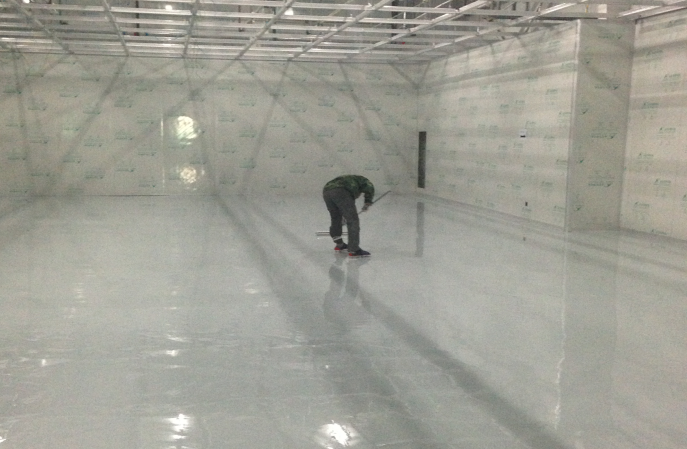 加入新型的導(dǎo)電介質(zhì)聚氨酯防靜電地坪施工有何優(yōu)勢