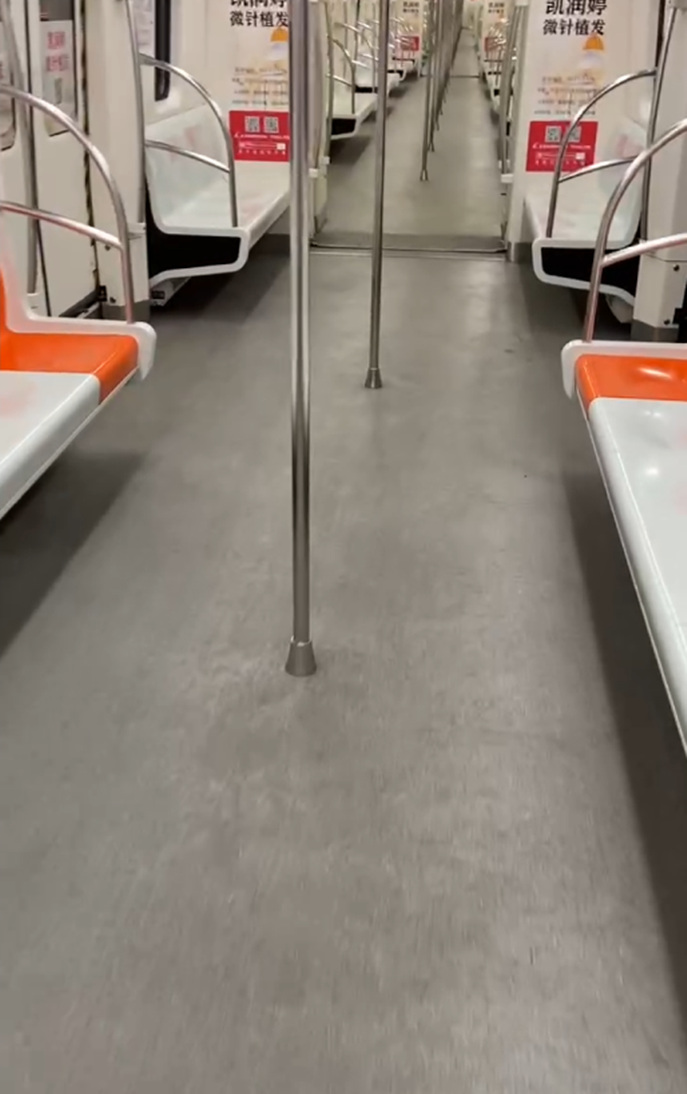 地鐵PVC地板翻新保養(yǎng)