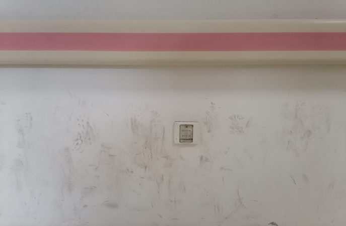 防涂鴉有妙招！塑立得抗菌涂料讓醫(yī)院墻面更整潔