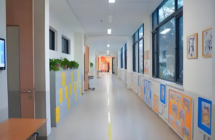 學(xué)校墻面翻新，刻不容緩！