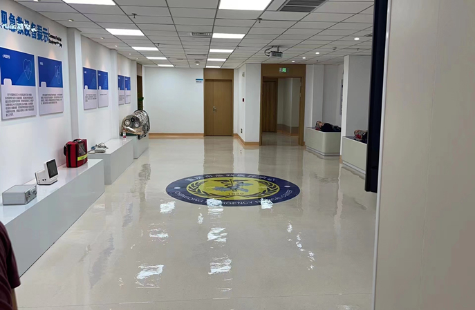 塑膠地板保養(yǎng)用塑立得和打蠟對(duì)比有那些環(huán)保優(yōu)勢(shì)