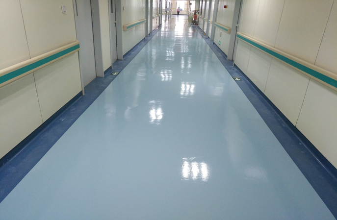 塑立得對破損的彈性地面翻新后