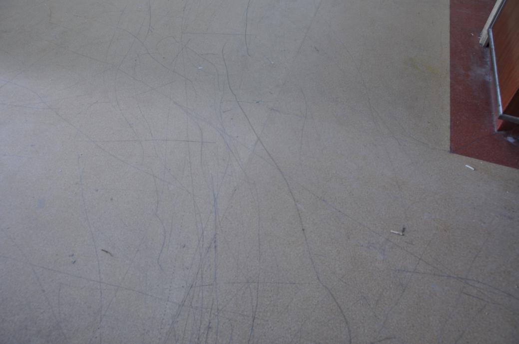 PVC地板劃傷了處理過程如此簡單?航特地坪